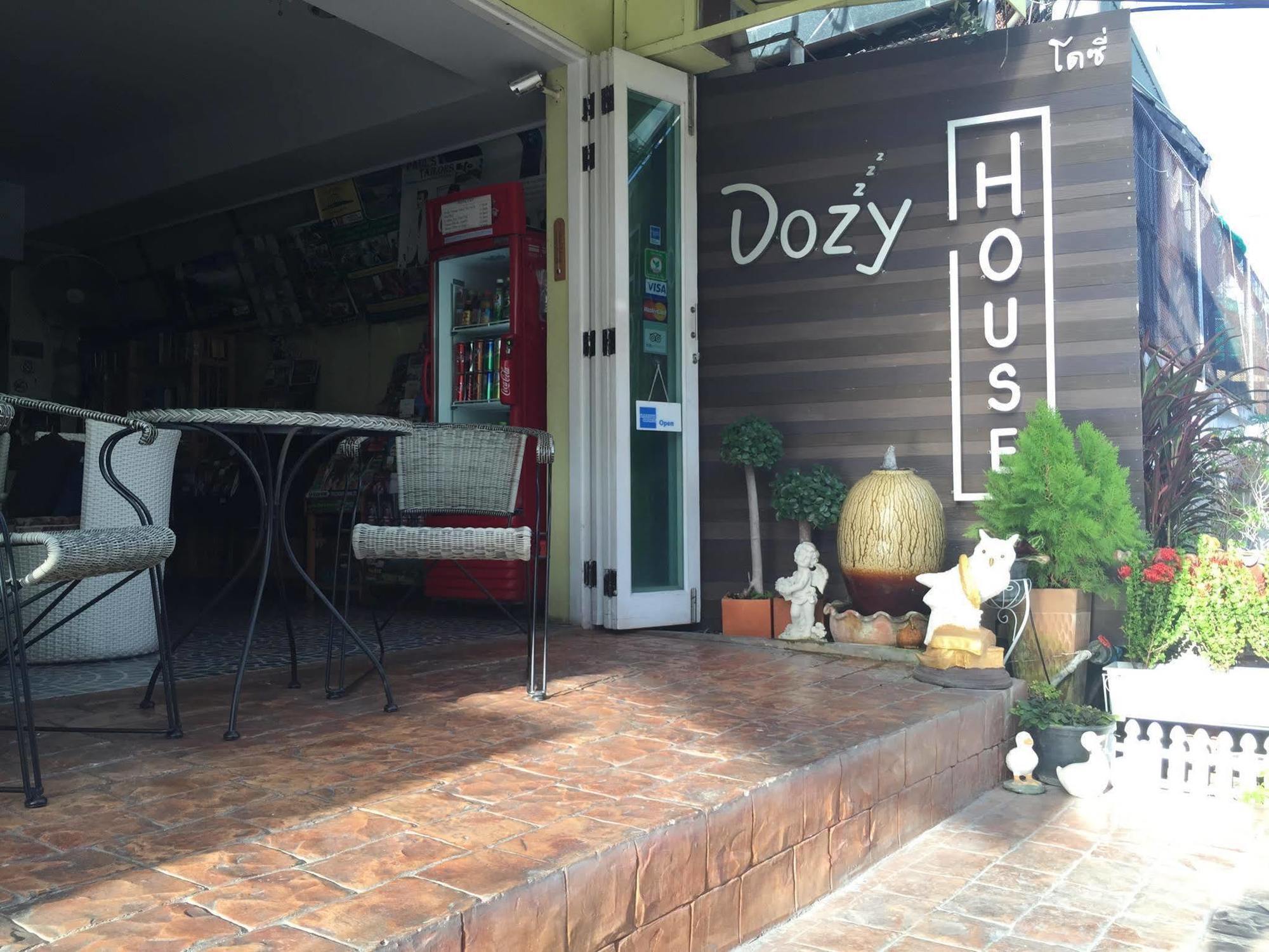 Dozy House Hotel Chiang Mai Ngoại thất bức ảnh